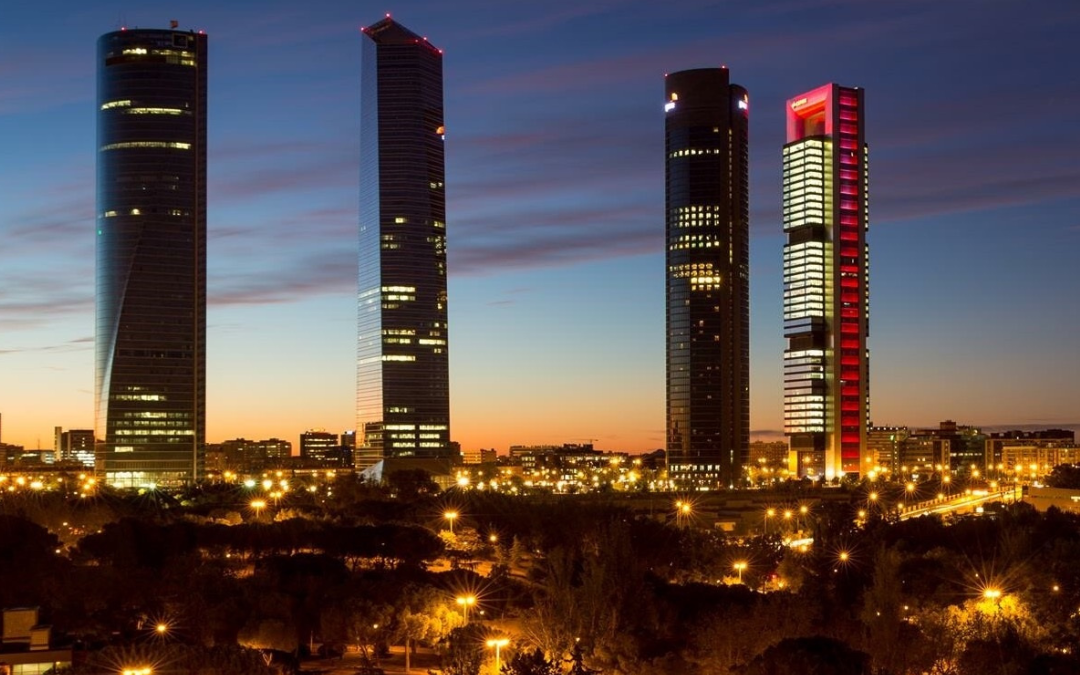 IMPORTANCIA DE CONTAR CON UN DESFIBRILADOR SEMIAUTOMÁTICO EN NUESTRA COMUNIDAD DE VECINOS 